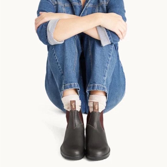 blundstone 500 chelsea boots | 7.5 stout brown - Picture 9 of 17